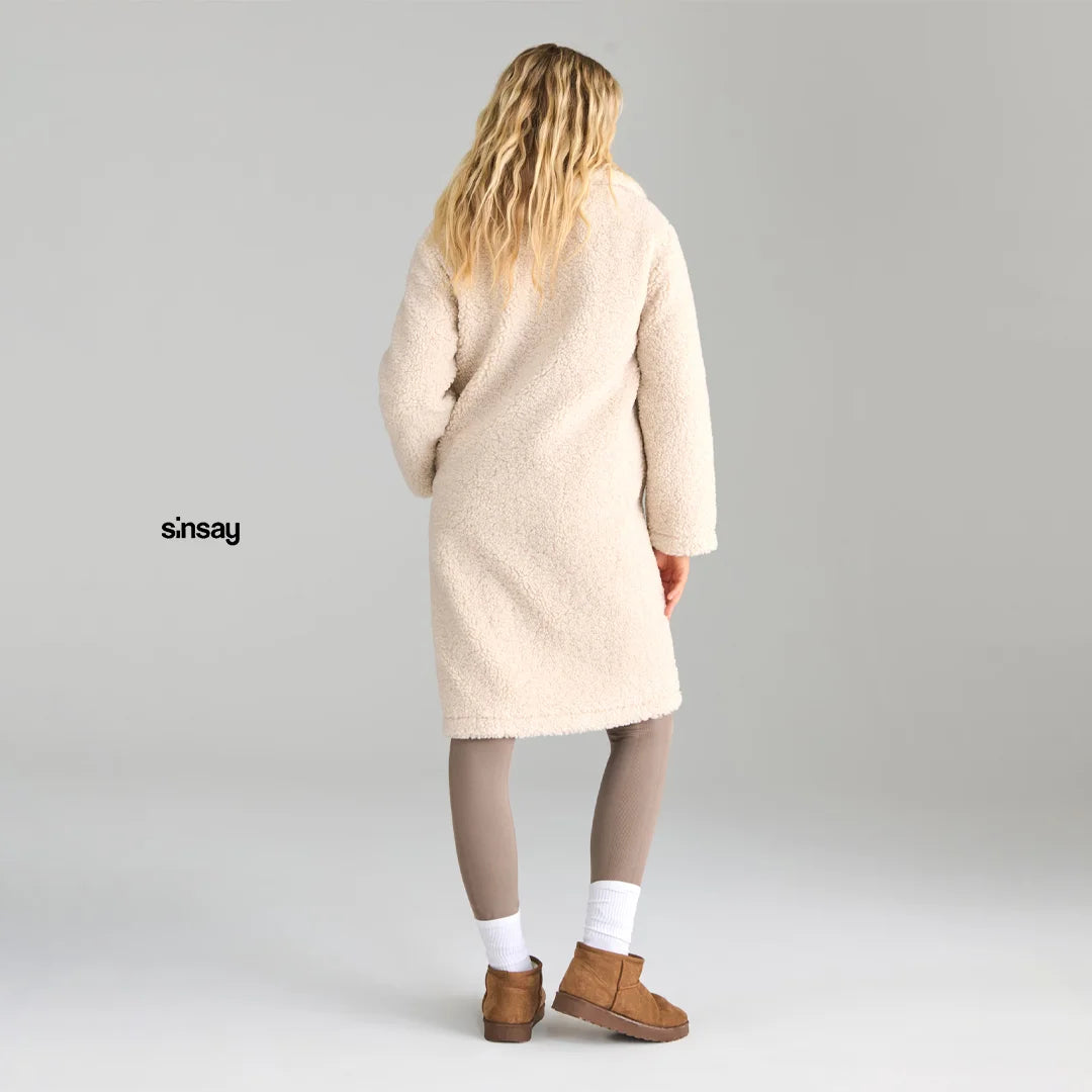 Chic Women’s Long Coat – Timeless Winter Style