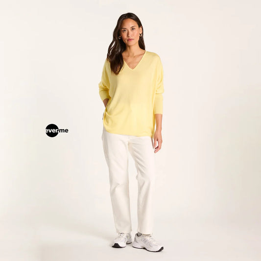 ever.me Women’s Cashmere V-Neck Sweater – Seamless Knit Design